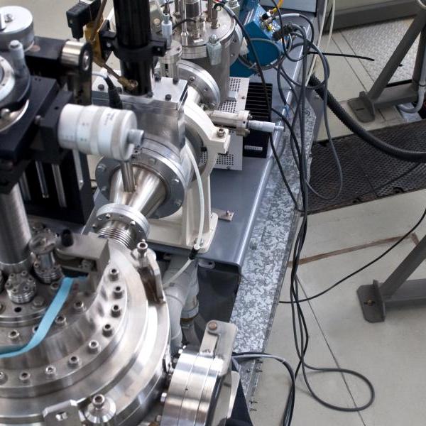 A picture of a neutron accelerator.