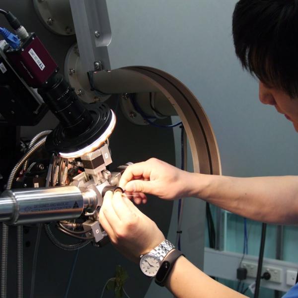 Qinfen Gu Powder Diffraction beamline